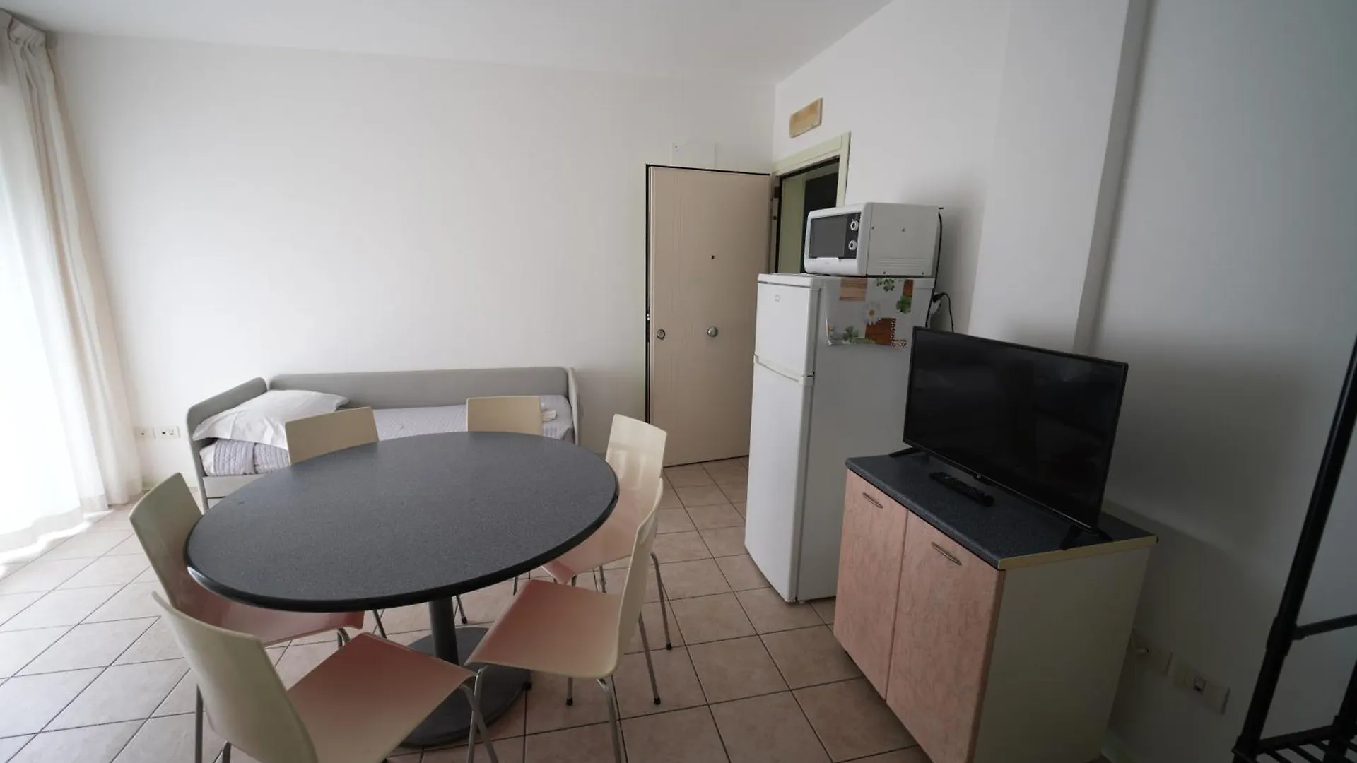 Lugano Residence Rimini 3*,